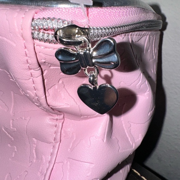 Juicy Couture Pink Travel & Cosmetic Bags 2 Piece OG Style Juicy Rhinestones Log - Picture 3 of 4